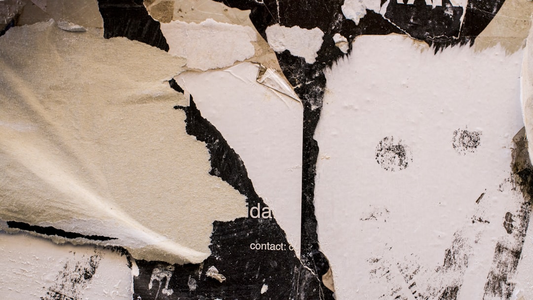 service professionnel de destruction de documents confidentiels pour protéger vos informations sensibles et respecter la réglementation en vigueur.